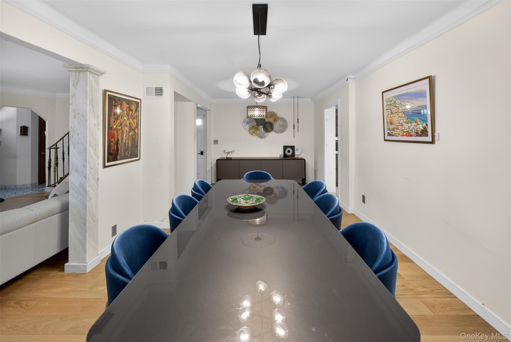 1425 Burton Street - Photo 6