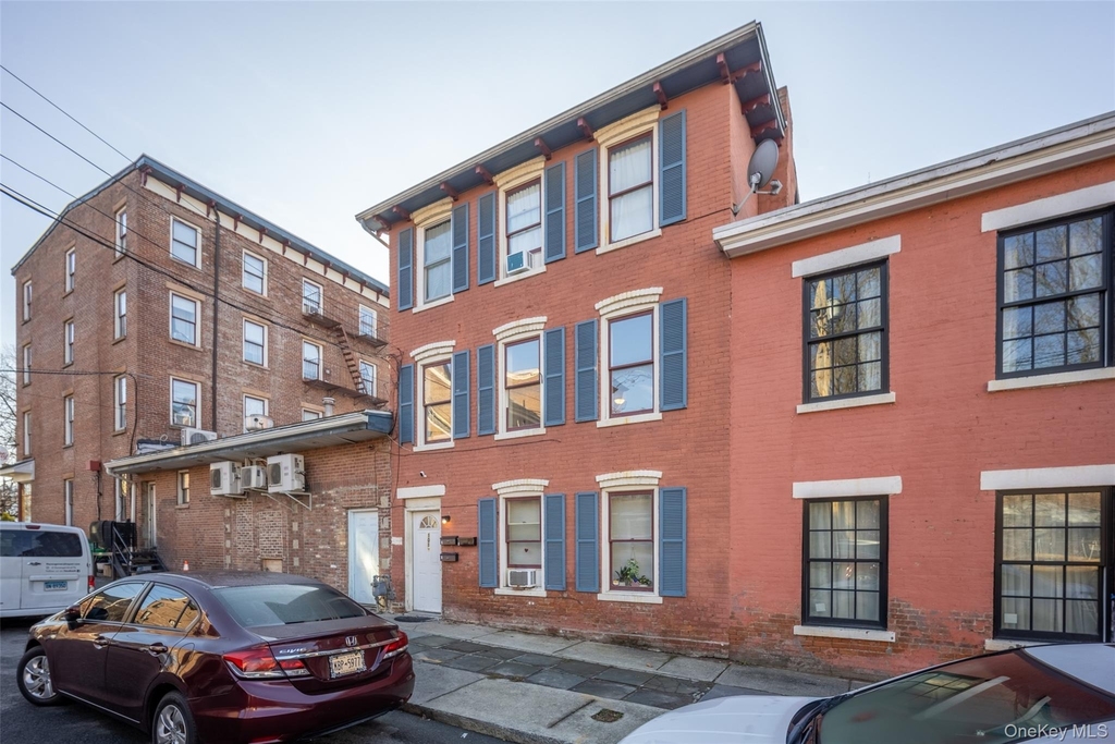 101 Washington Street - Photo 0