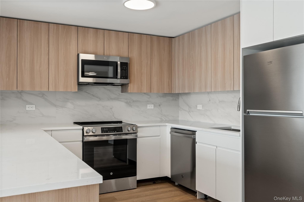1 Lyon Place - Photo 7