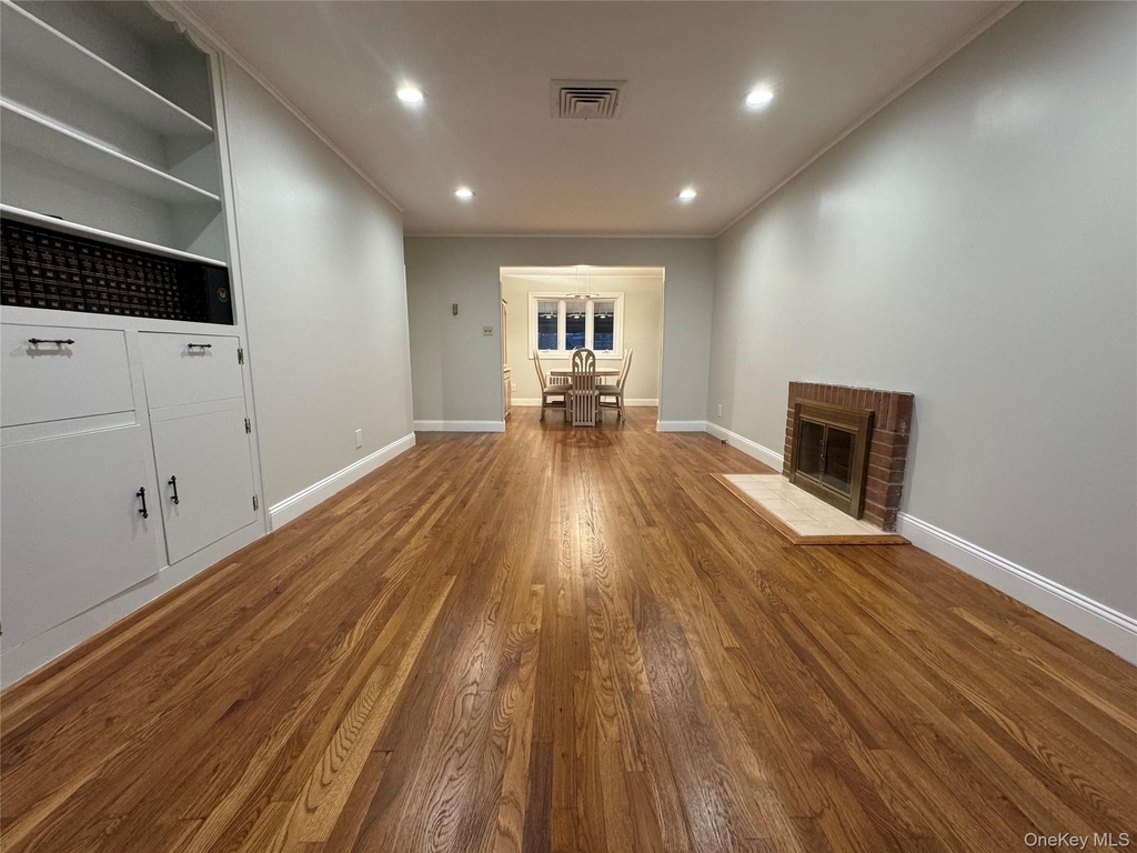 20 Gainsboro - Photo 1