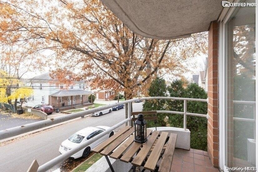 205 Mineola Boulevard - Photo 24