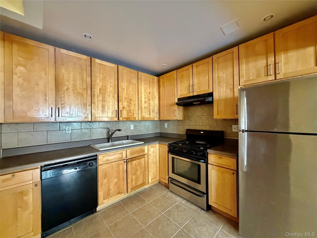 10422 39th Avenue - Photo 7