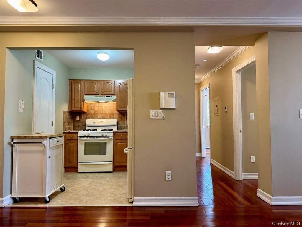 66-06 70th Street - Photo 3