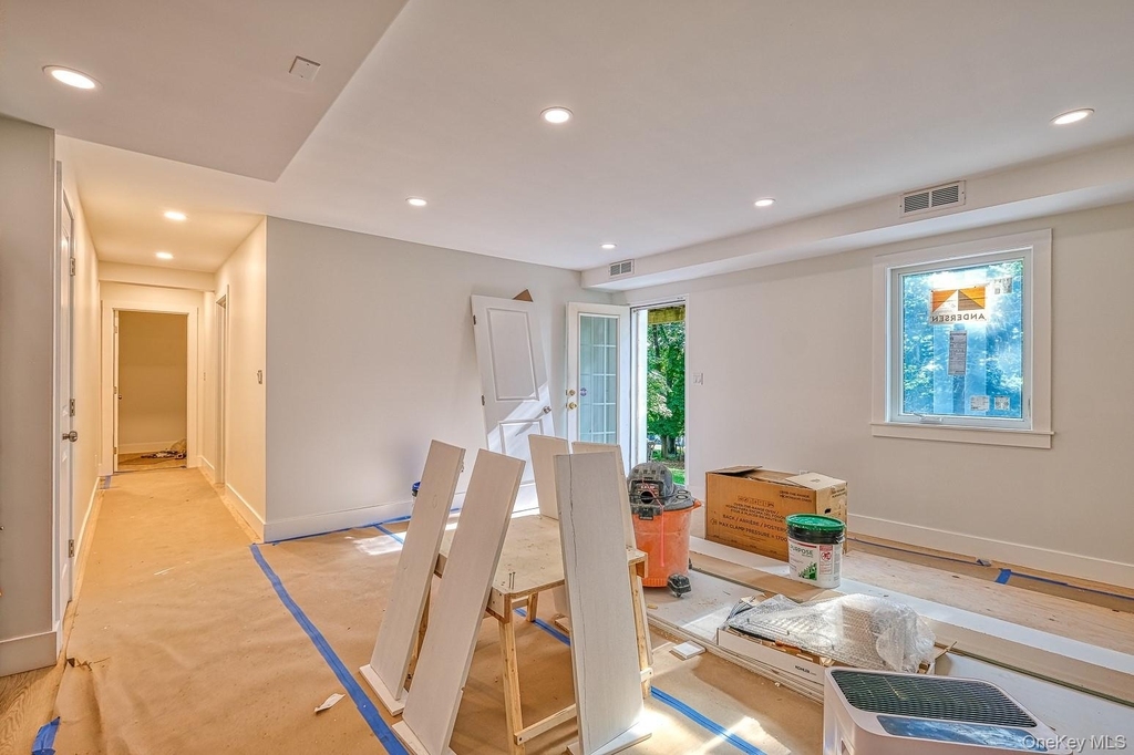 306 Clinton Avenue - Photo 2