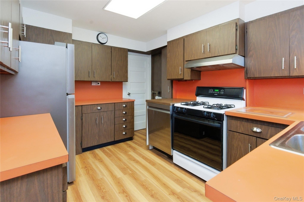 82 Quinby Avenue - Photo 10