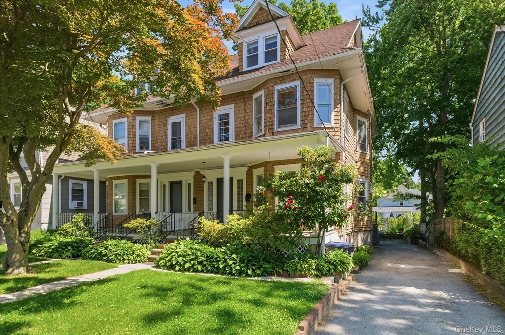 82 Quinby Avenue - Photo 0