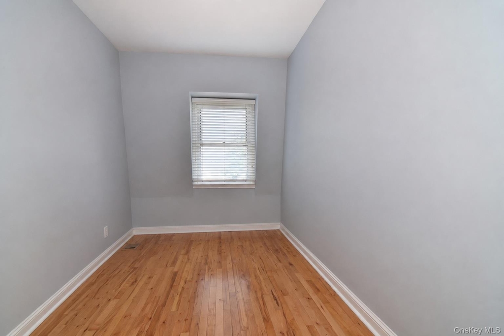 152 Broadway - Photo 23