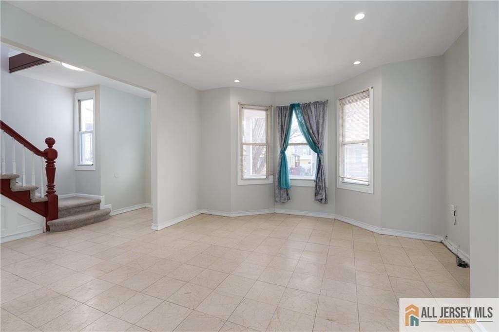 264 Seaman Street - Photo 3