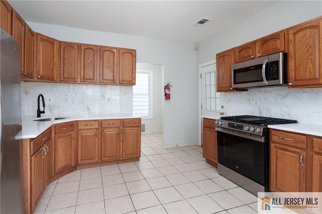 264 Seaman Street - Photo 11
