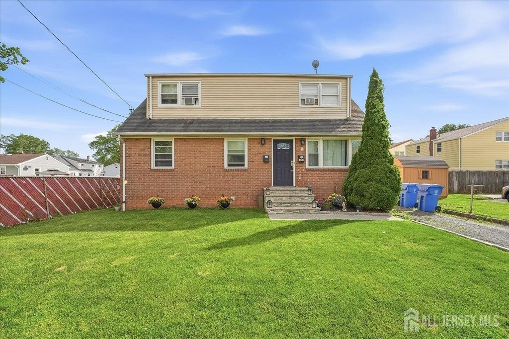 445 Smith Street - Photo 0