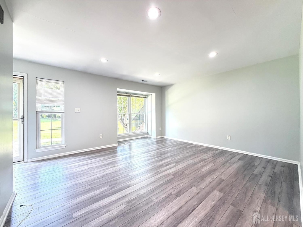 511 Dunn Circle - Photo 3
