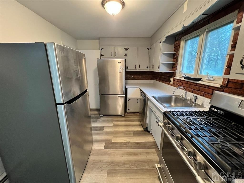 13 Sheridan Avenue - Photo 4