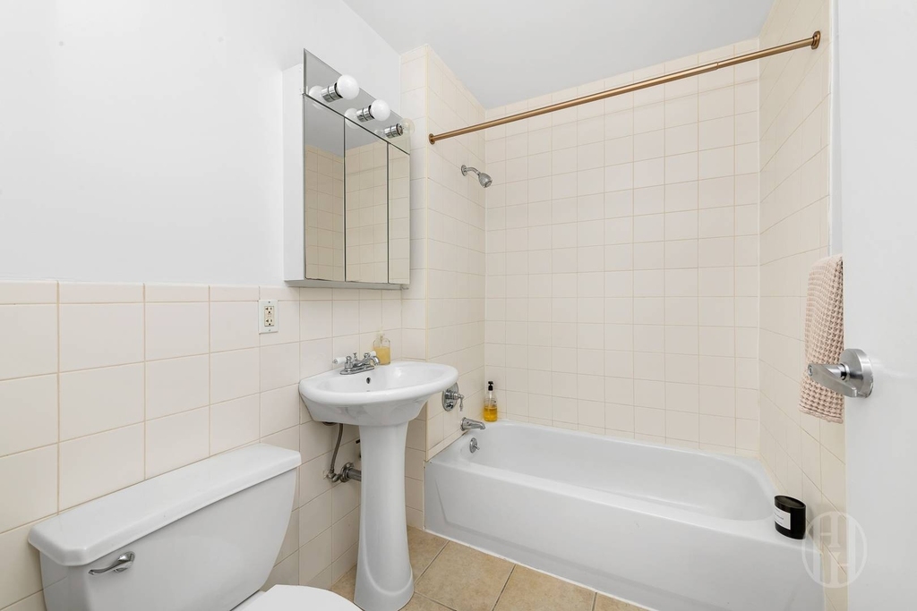 352 Cathedral Parkway - Photo 8