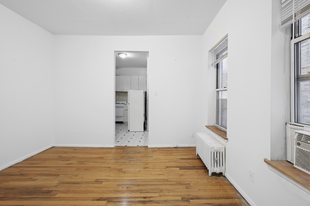 320 E 49th Street - Photo 0