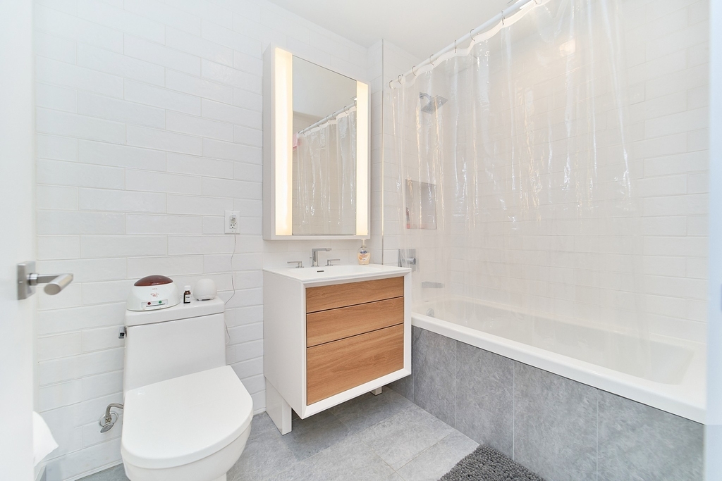 264 Webster Avenue - Photo 4
