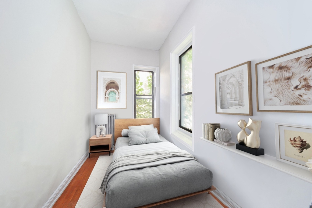 331 W 43rd Street - Photo 4