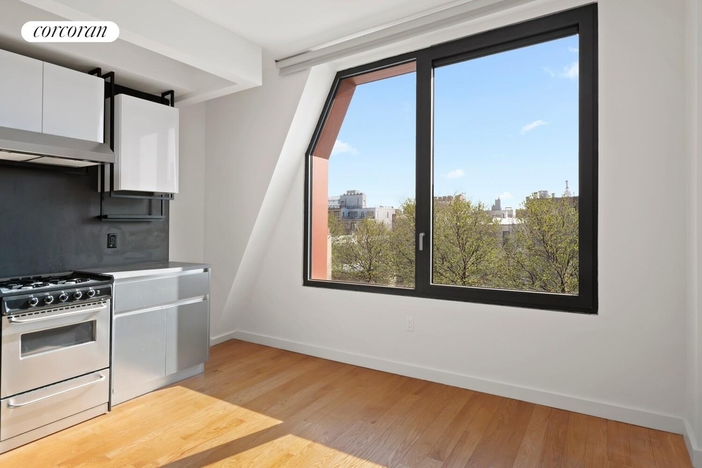 54 Noll Street - Photo 2
