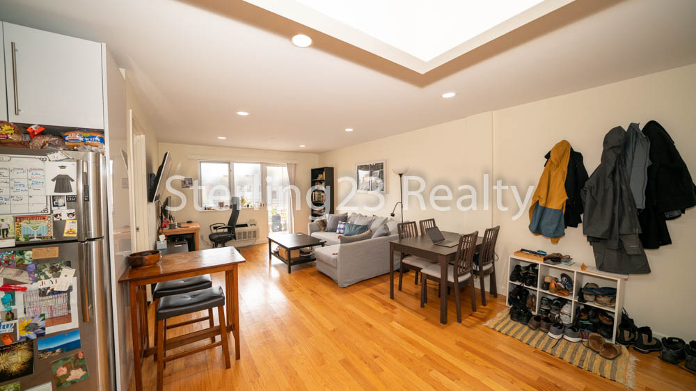 23-15 Astoria Boulevard - Photo 2