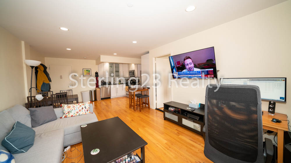 23-15 Astoria Boulevard - Photo 8