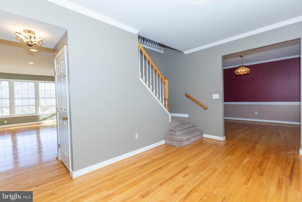 180 Muirfield Court - Photo 2
