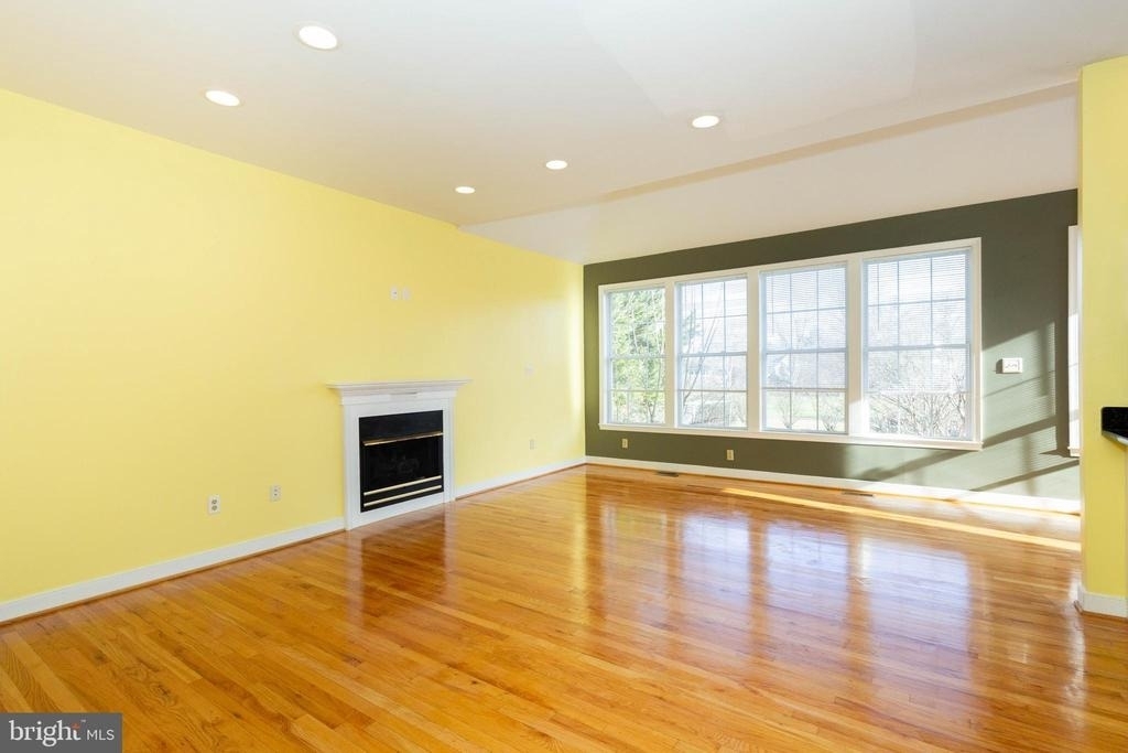 180 Muirfield Court - Photo 12
