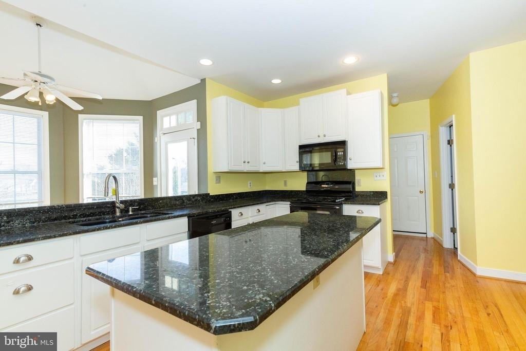 180 Muirfield Court - Photo 17