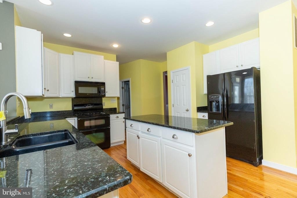 180 Muirfield Court - Photo 16