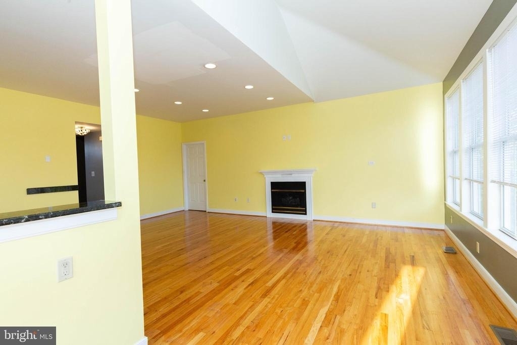 180 Muirfield Court - Photo 13