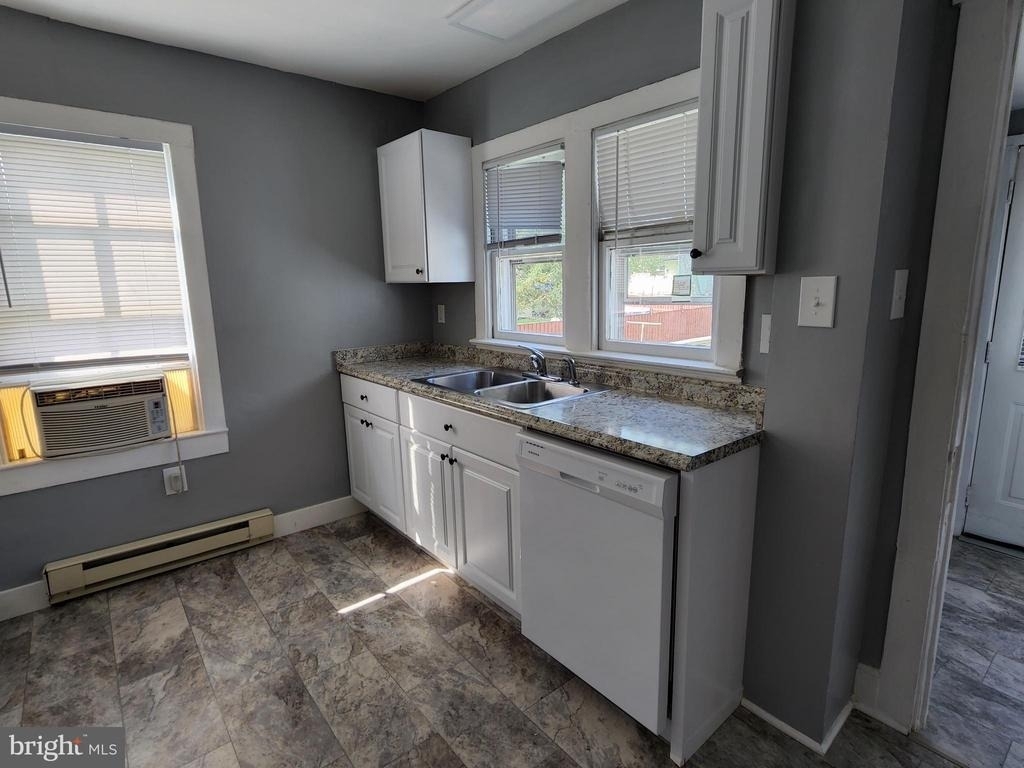 105 George Street N - Photo 4
