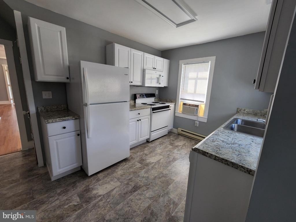 105 George Street N - Photo 3