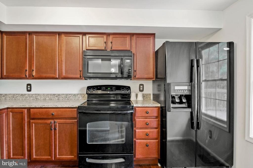 302 Ridgecrest Court - Photo 2