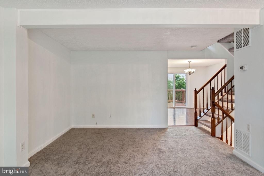 302 Ridgecrest Court - Photo 8
