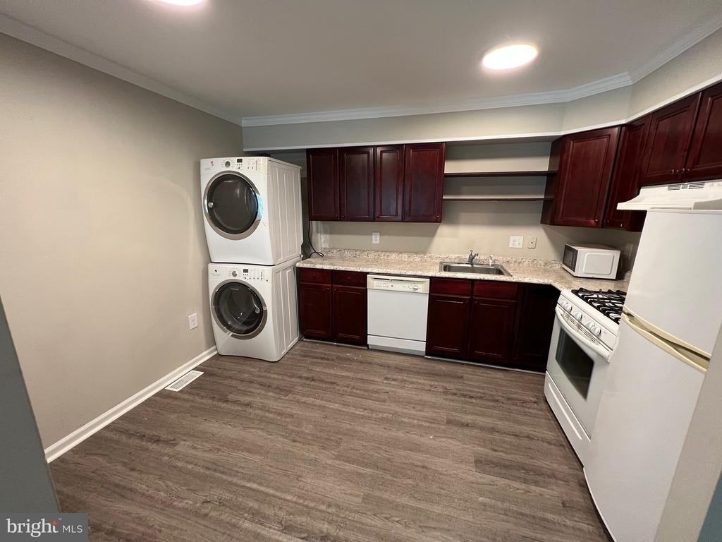 18402 Cedar Drive - Photo 2