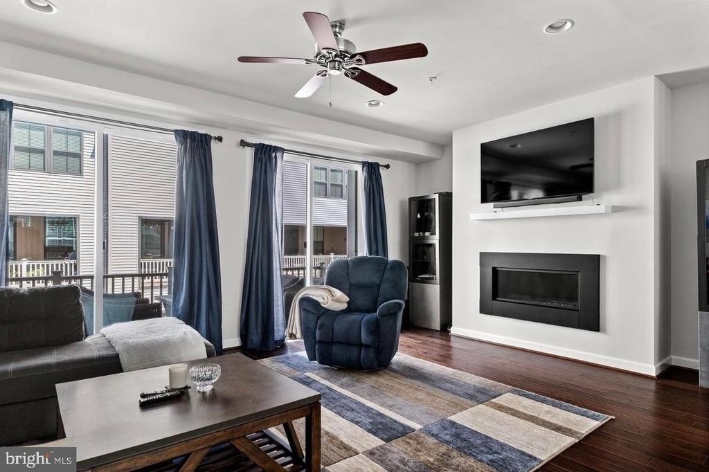 43386 Whitehead Terrace - Photo 7