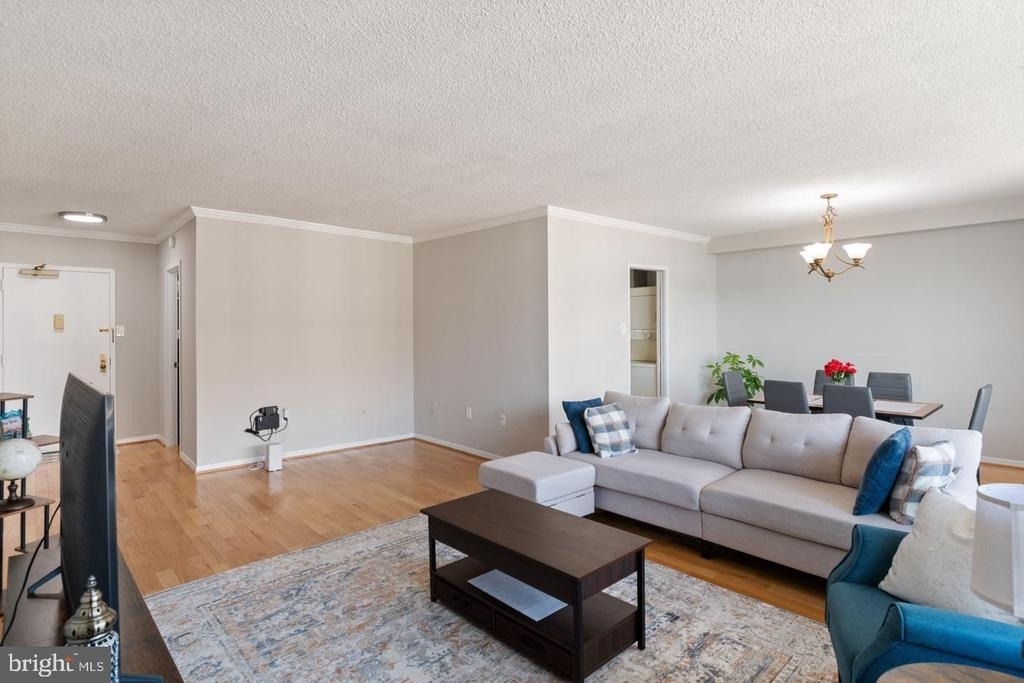 3705 S George Mason Drive - Photo 6