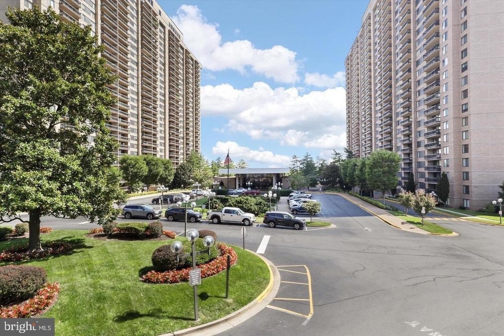 3705 S George Mason Drive - Photo 30