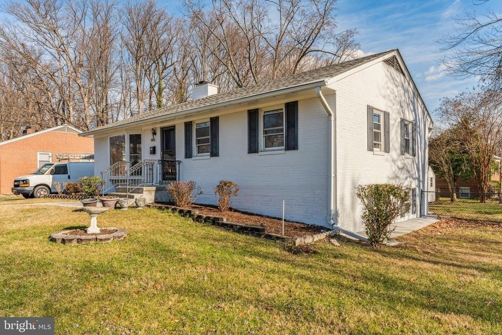 5424 Ferndale Street - Photo 2