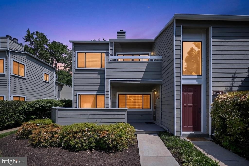 1957 Villaridge Drive - Photo 2