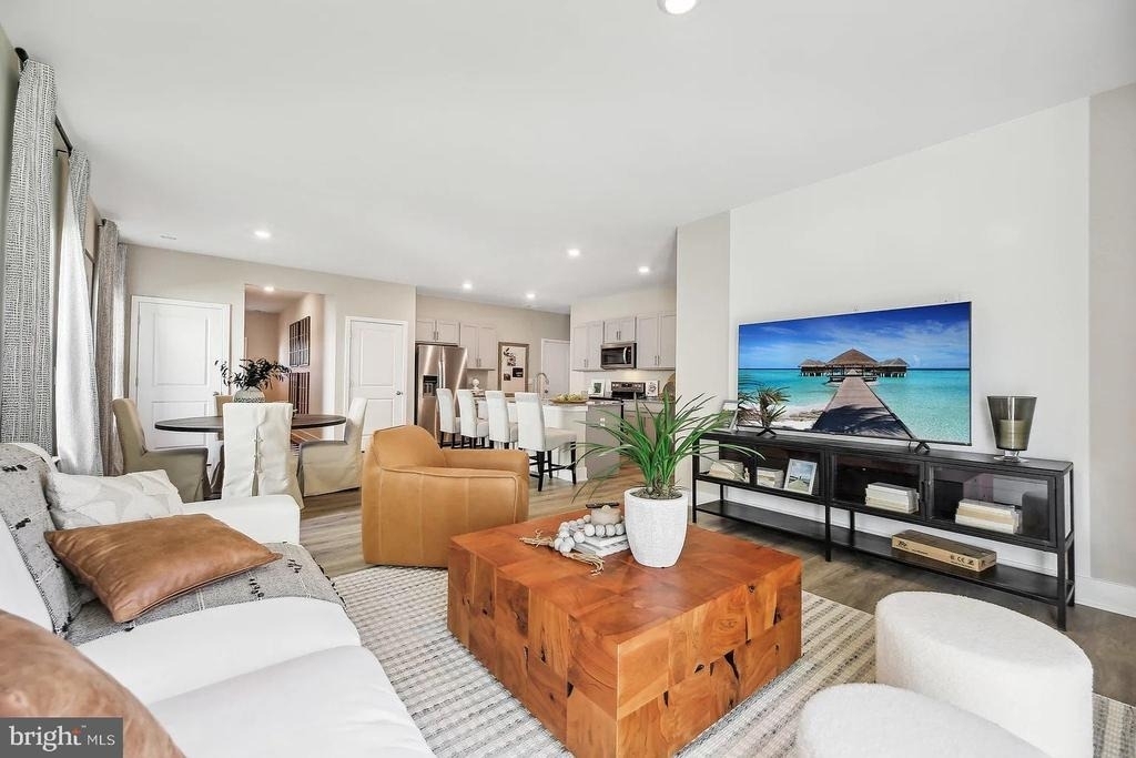111 Charing Cross Drive - Photo 8