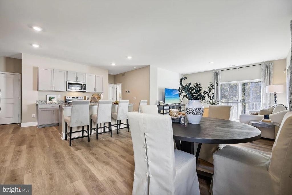 111 Charing Cross Drive - Photo 2