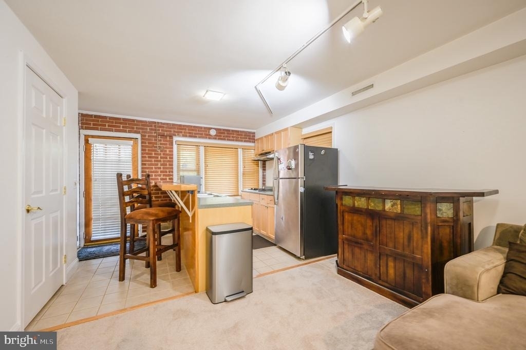 21 W Taylor Run Parkway W - Photo 16