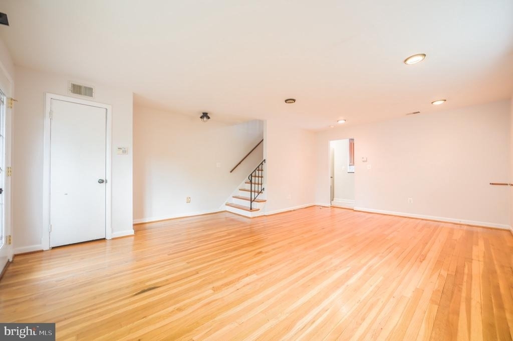 21 W Taylor Run Parkway W - Photo 4