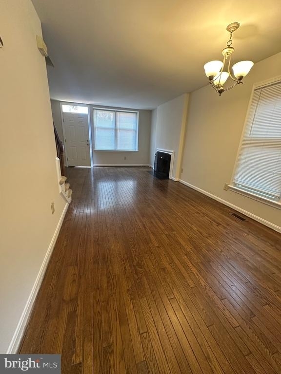 529 Colecroft Court - Photo 4
