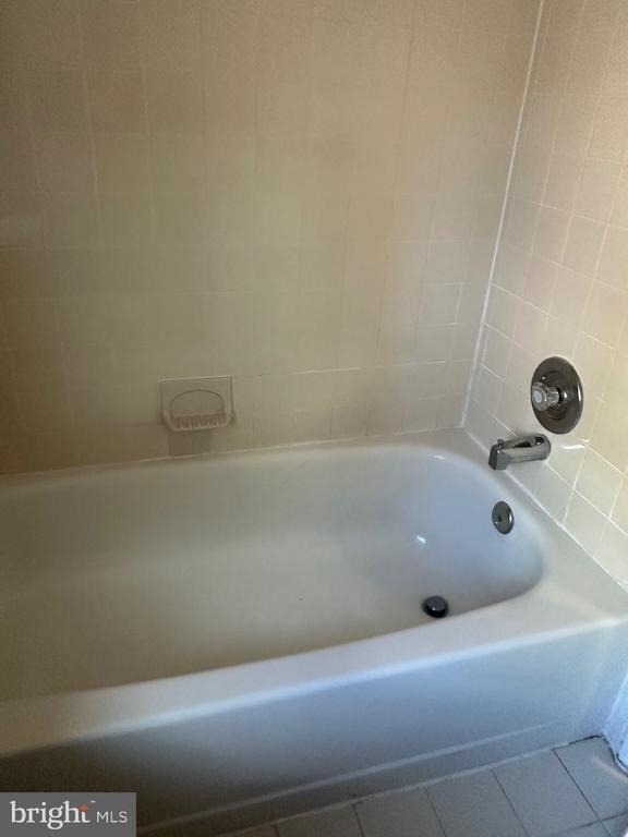 529 Colecroft Court - Photo 9