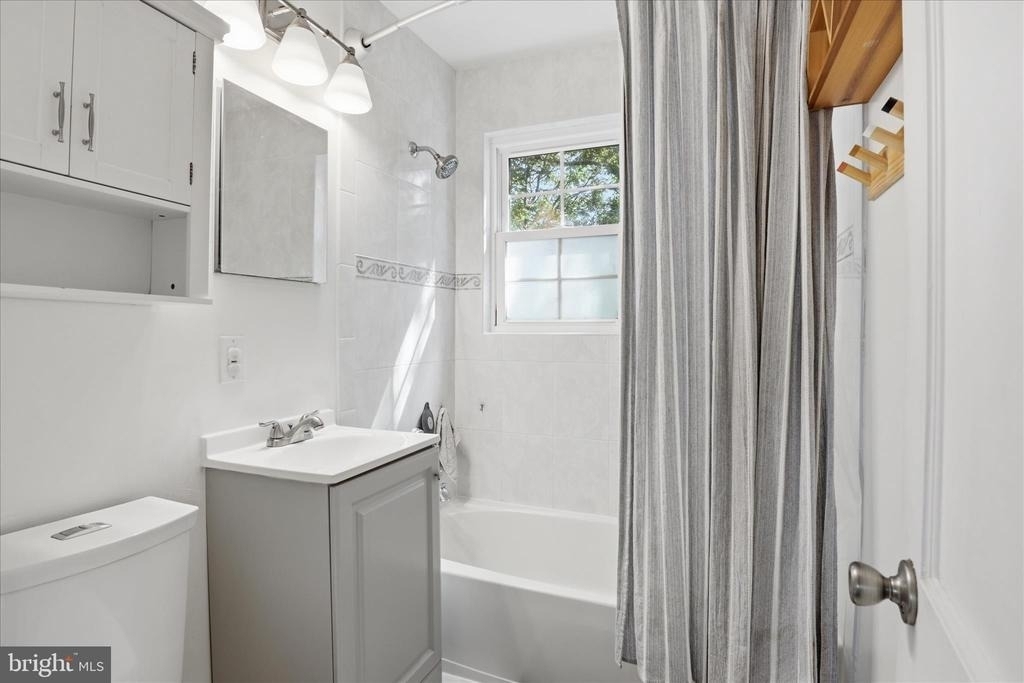 2147 S Oakland Street - Photo 14