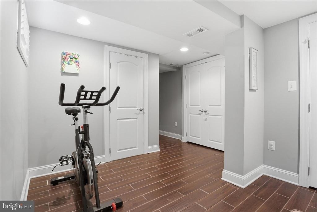 2147 S Oakland Street - Photo 18