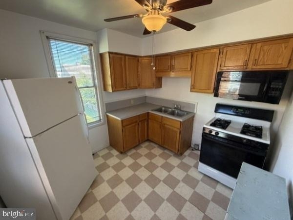 118 1/2 Broadway - Photo 1