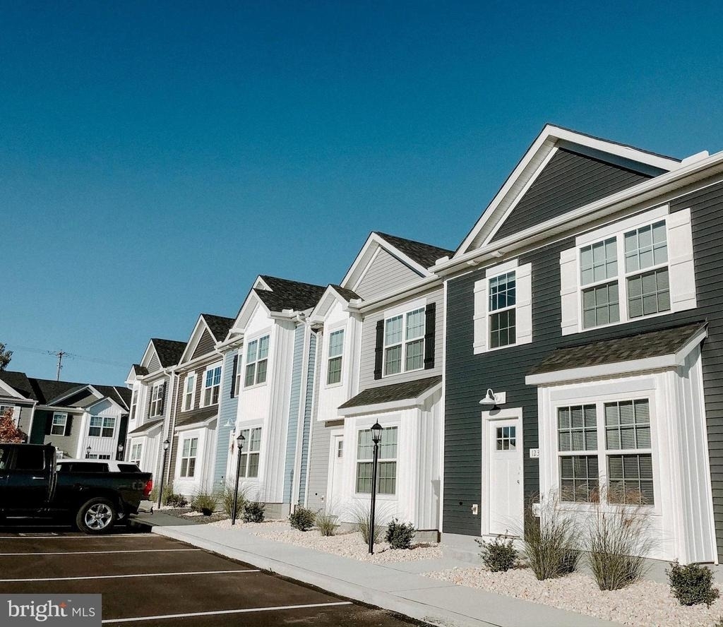 101 Pacer Drive - Photo 0