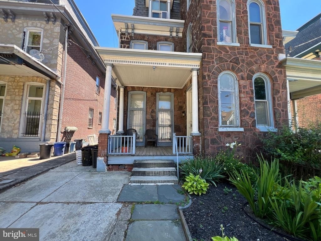 521 S 41st Street - Photo 0