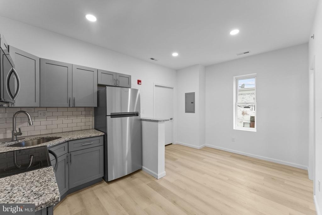 2600 S 7th Street - Photo 1